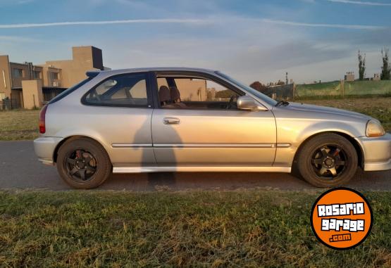 Autos - Honda civic 1998 Nafta 212000Km - En Venta