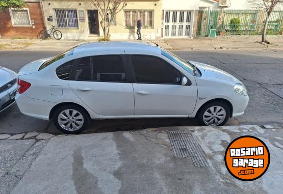 Autos - Renault Simbol full 1.6 nafta 2010 Nafta - En Venta