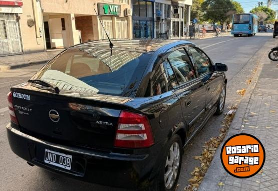 Autos - Chevrolet GLS 2.0 2011 Nafta 79700Km - En Venta