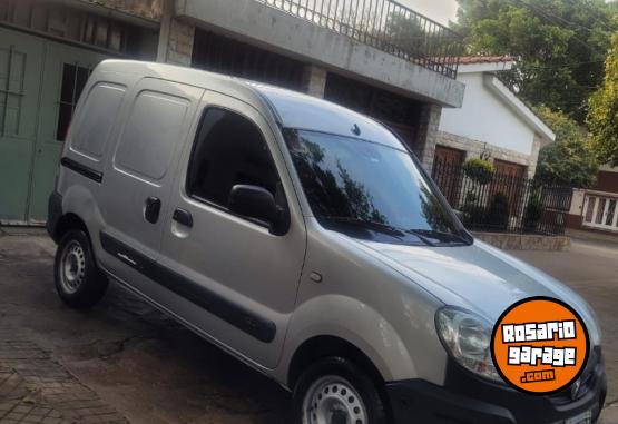Utilitarios - Renault Kangoo 2015 GNC 125000Km - En Venta