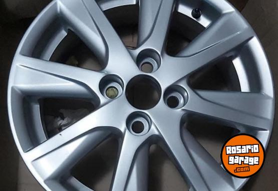Accesorios para Autos - vendo DOS Llanta Aleación rodado 15 nuevas originales Etios - En Venta