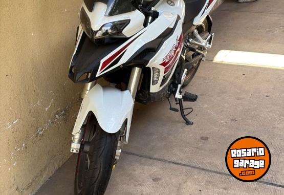 Motos - Benelli Trk 251 2024 Nafta 6700Km - En Venta