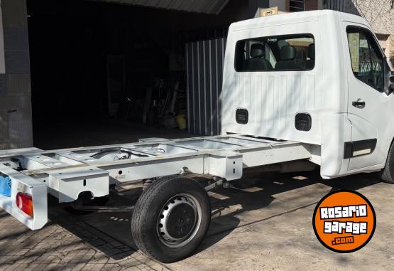 Utilitarios - Renault Master Chasis Cabina 2018 Diesel 165600Km - En Venta