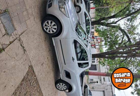 Camionetas - Chevrolet Montana 2014 Nafta 150000Km - En Venta