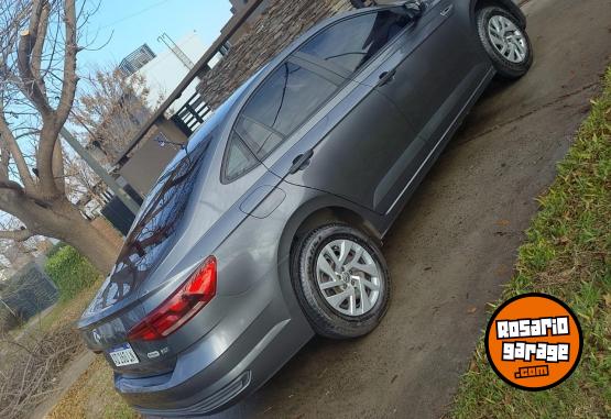 Autos - Volkswagen Virtus trendline 2018 Nafta 168000Km - En Venta