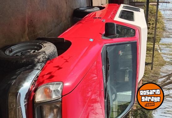 Camionetas - Nissan Nissan cabina simple 1999 Diesel 256000Km - En Venta