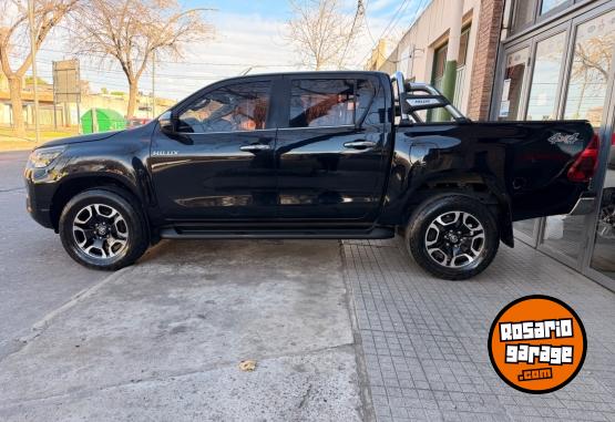 Camionetas - Toyota Hilux SRX 4x4 2021 Diesel 156800Km - En Venta