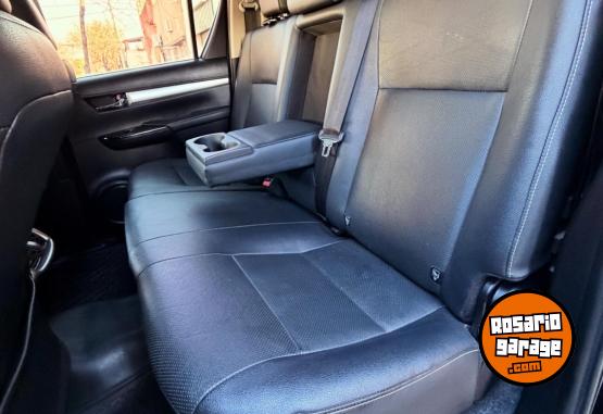 Camionetas - Toyota Hilux SRX 4x4 2021 Diesel 156800Km - En Venta