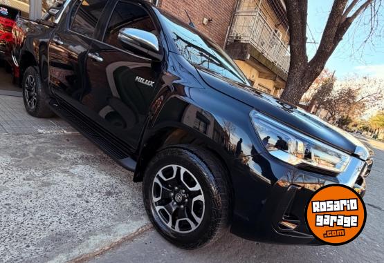 Camionetas - Toyota Hilux SRX 4x4 2021 Diesel 156800Km - En Venta