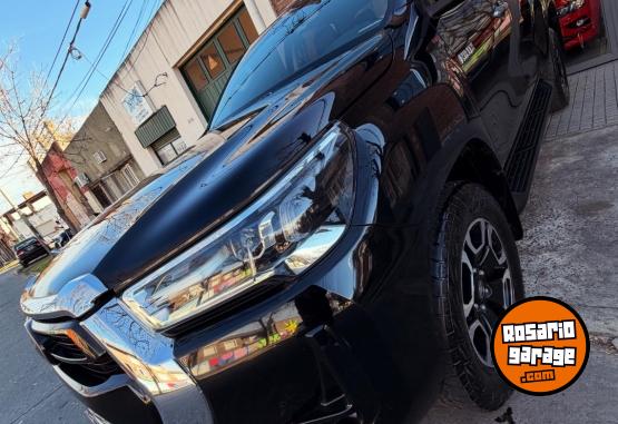 Camionetas - Toyota Hilux SRX 4x4 2021 Diesel 156800Km - En Venta