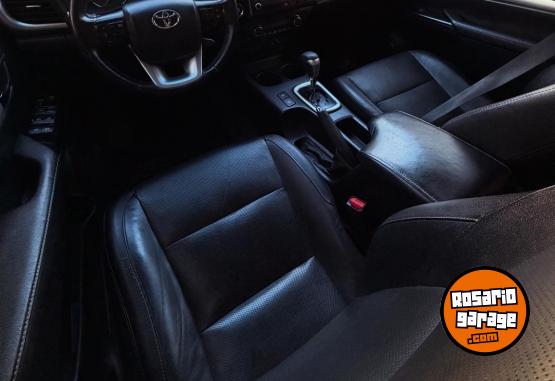 Camionetas - Toyota Hilux SRX 4x4 2021 Diesel 156800Km - En Venta