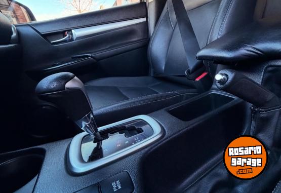 Camionetas - Toyota Hilux SRX 4x4 2021 Diesel 156800Km - En Venta