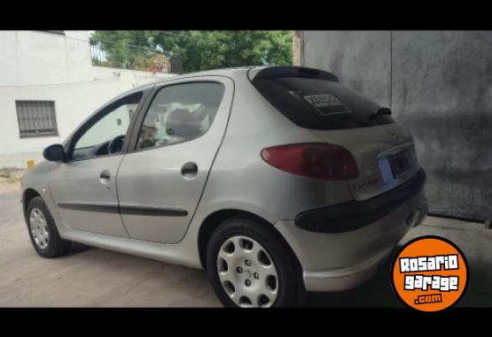 Autos - Peugeot 206 2005 Diesel 200000Km - En Venta