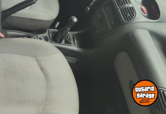 Autos - Peugeot 206 2005 Diesel 200000Km - En Venta
