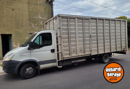 Camiones y Grúas - Iveco Daily 2015 28mil km - En Venta