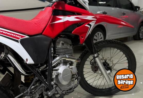 Motos - Honda Tornado 250 2016 Nafta 12000Km - En Venta