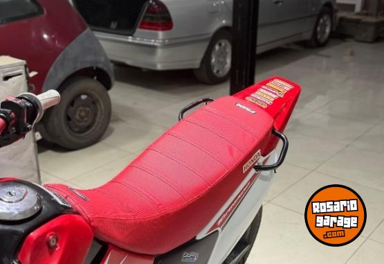 Motos - Honda Tornado 250 2016 Nafta 12000Km - En Venta