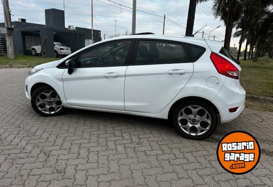 Autos - Ford Fiesta Kinetic 2012 Nafta 160000Km - En Venta