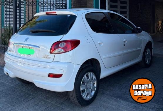 Autos - Peugeot 207 compact 2014 Nafta 85000Km - En Venta