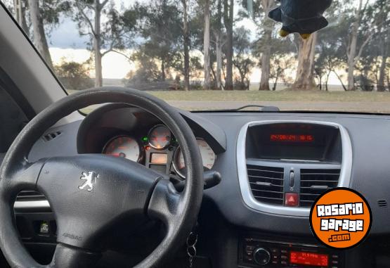 Autos - Peugeot 207 2011 GNC 200000Km - En Venta