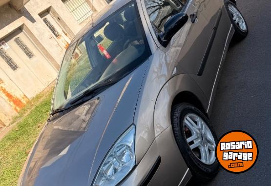 Autos - Ford Focus 2005 GNC 201000Km - En Venta