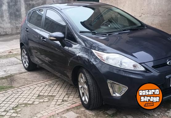 Autos - Ford Fiesta Kinetic Design Tit 2013 Nafta 118000Km - En Venta