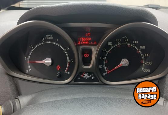 Autos - Ford Fiesta Kinetic Design Tit 2013 Nafta 118000Km - En Venta