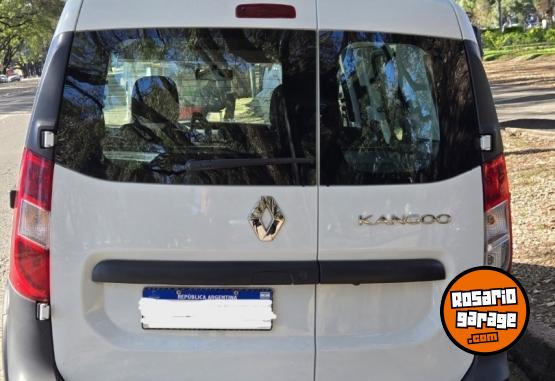 Utilitarios - Renault Kangoo Stepway 2022 Nafta 47800Km - En Venta