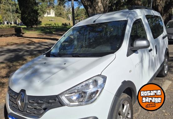 Utilitarios - Renault Kangoo Stepway 2022 Nafta 47800Km - En Venta