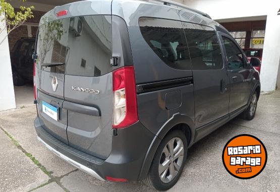 Utilitarios - Renault Kangoo II Stepway 1.6 SCE 2021 Nafta 55000Km - En Venta