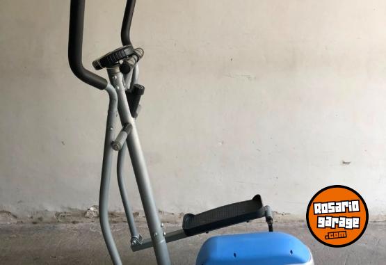 Deportes - Caminador el�ptico, marca "TOP FITNESS", buen estado, ($190.000-), contacto 341 3286552. - En Venta