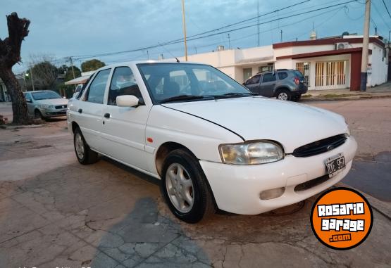 Autos - Ford Escort 1999 Nafta 130000Km - En Venta