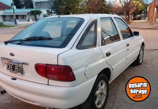 Autos - Ford Escort 1999 Nafta 130000Km - En Venta