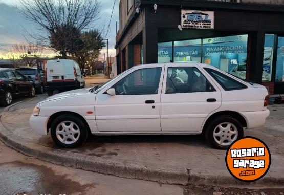 Autos - Ford Escort 1999 Nafta 130000Km - En Venta