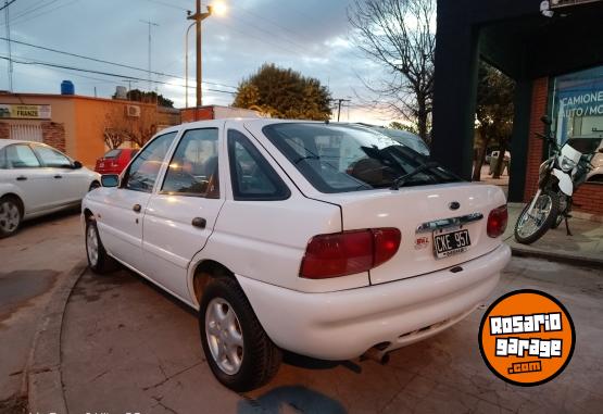 Autos - Ford Escort 1999 Nafta 130000Km - En Venta
