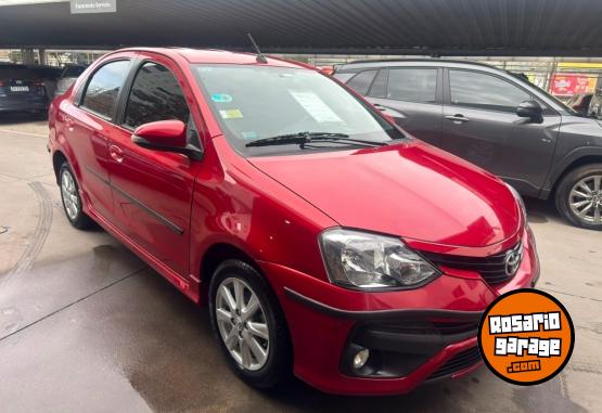 Autos - Toyota Etios 2017 GNC 80000Km - En Venta