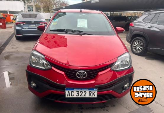 Autos - Toyota Etios 2017 GNC 80000Km - En Venta