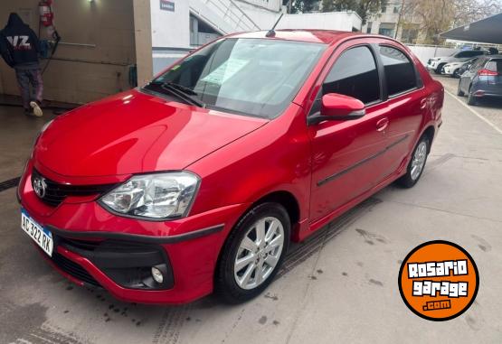 Autos - Toyota Etios 2017 GNC 80000Km - En Venta