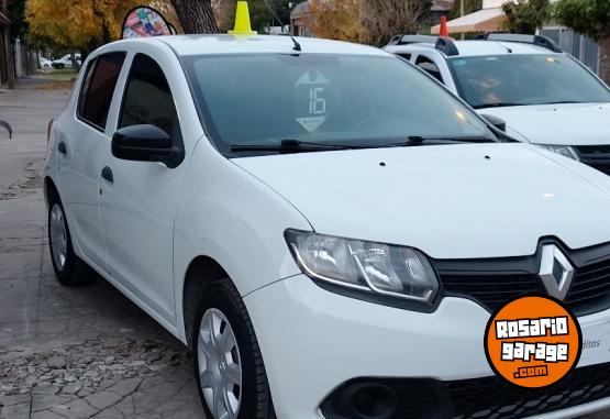 Autos - Renault Sandero 2016 Nafta 121000Km - En Venta