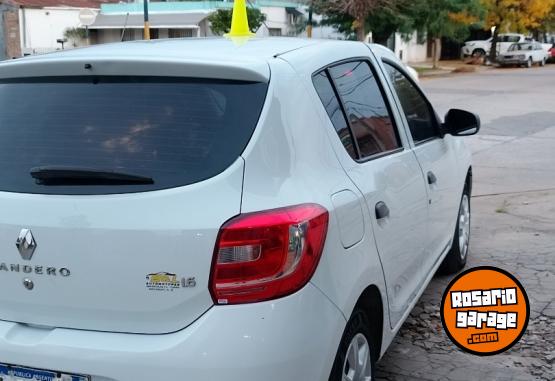 Autos - Renault Sandero 2016 Nafta 121000Km - En Venta