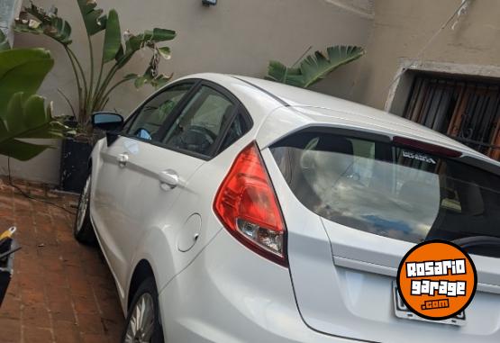 Autos - Ford Fiesta kinetic 2015 Nafta 150000Km - En Venta