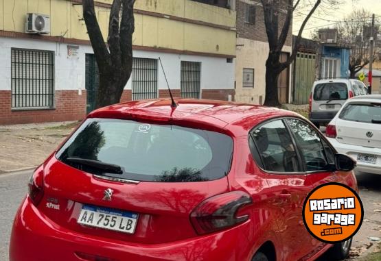 Autos - Peugeot 208 2017 Nafta 94000Km - En Venta