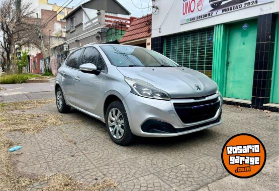 Autos - Peugeot 208 2017 Nafta 100000Km - En Venta