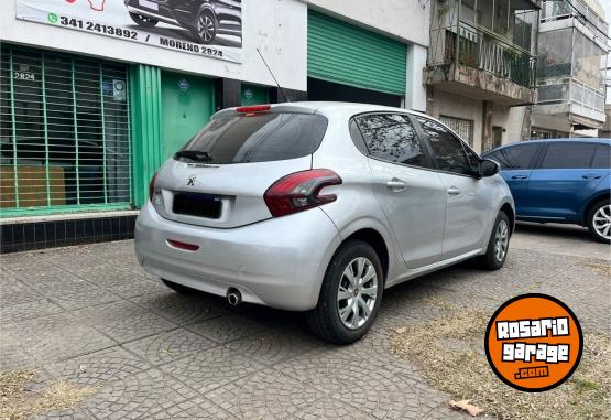Autos - Peugeot 208 2017 Nafta 100000Km - En Venta