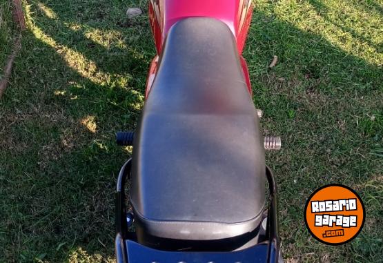 Motos - Bajaj Boxer 150 2020 Nafta 11000Km - En Venta