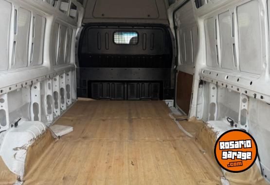 Utilitarios - Ford Transit larga alta 2013 Diesel 250000Km - En Venta