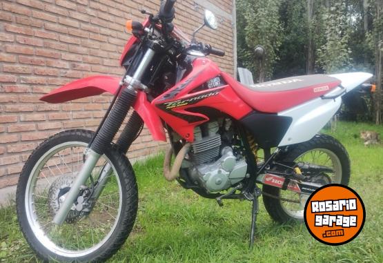 Motos - Honda TORNADO 2014 Nafta 9000Km - En Venta