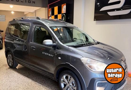 Utilitarios - Renault KANGOO II STEPWAY 2022 Diesel 96000Km - En Venta