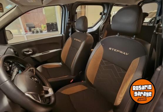Utilitarios - Renault KANGOO II STEPWAY 2022 Diesel 96000Km - En Venta