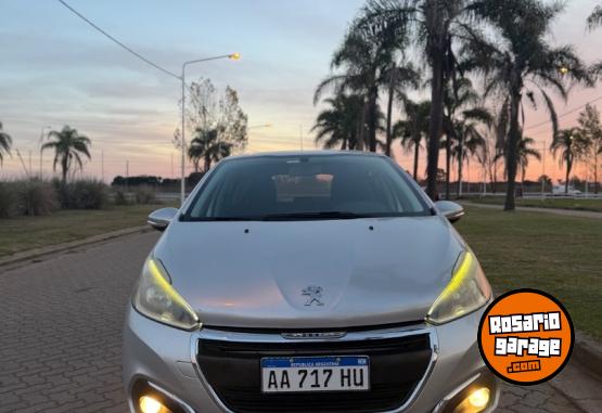 Autos - Peugeot 208 2016 Nafta 90000Km - En Venta